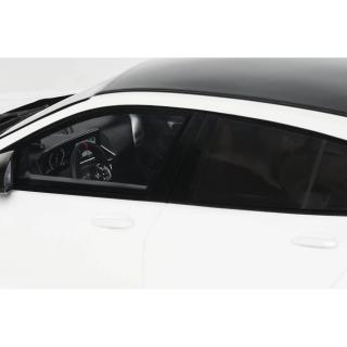 BMW M135 xDRIVE ALPINE WHITE SOLID 2024 OttO Pro OttO mobile 1:18 Resinemodell (Türen, Motorhaube... nicht zu öffnen!)